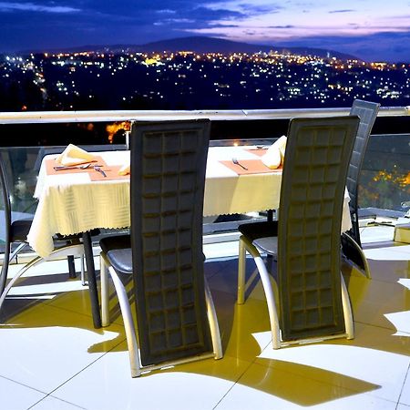 The Manor Hotel Kigali Exteriör bild
