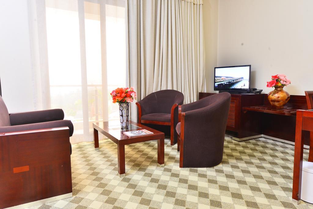 The Manor Hotel Kigali Exteriör bild