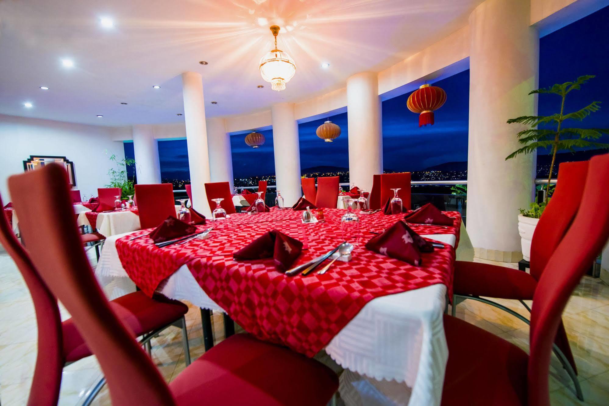 The Manor Hotel Kigali Exteriör bild